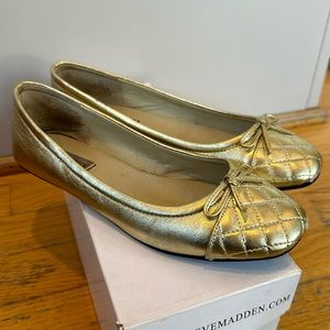 Steve Madden Tipie Ballet Flat, Gold Leather, Size 7.5